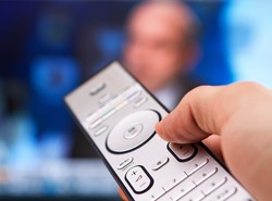 Francuzi połkną TVN. Ale nie od razu