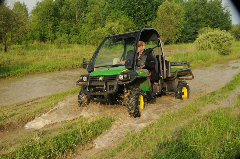 John Deere Gator