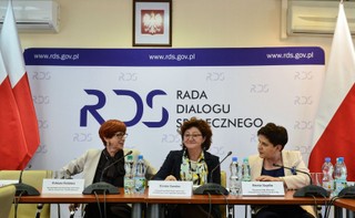 Rząd na wojnie psychologicznej z pedagogami