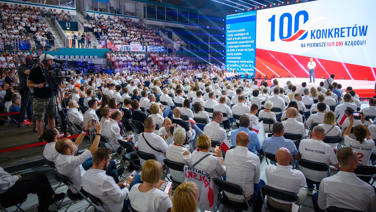 Byliśmy na konwencji KO. Długie kolejki, 100 konkretów i incydent  