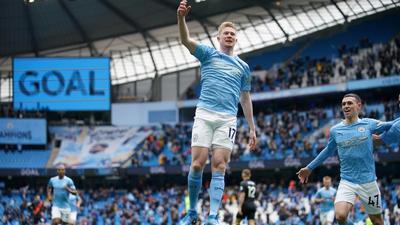De Bruyne double: Kevin De Bruyne became just the third player to win the PFA player of the year award in two consecutive seasons Creator: Dave Thompson