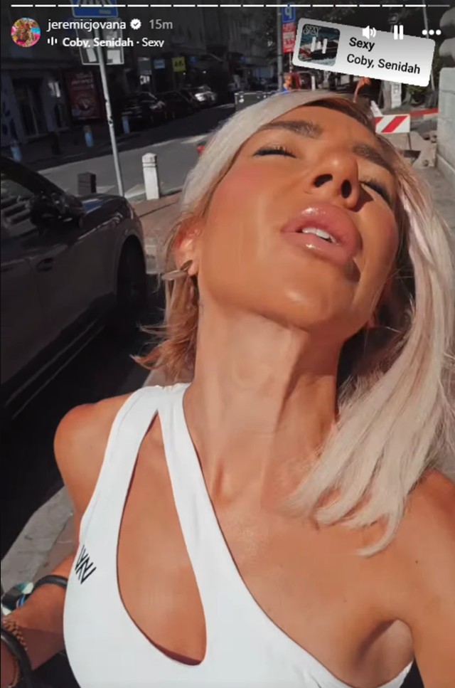 Jovana Jeremić u šetnji sa ćerkom