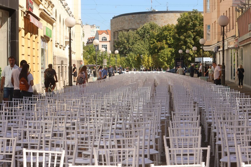 Dan nestalih i poginulih - bijele stolice