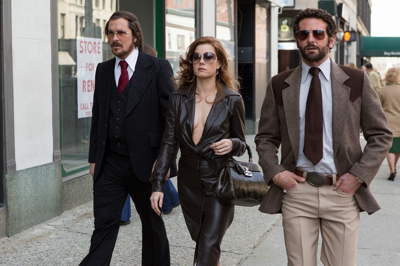 Nowojorskie Koło Krytyków Filmowych za najlepszy film roku uznało "American Hustle: Jak się skubie w Ameryce" w reżyserii Davida O. Russella, który zdobył też nagrodę za scenariusz (jego autorami są Eric Singer i David O. Russell). Polska premiera 14 lutego