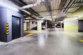 Podatek od garaży zmaleje dopiero od 2025 r.