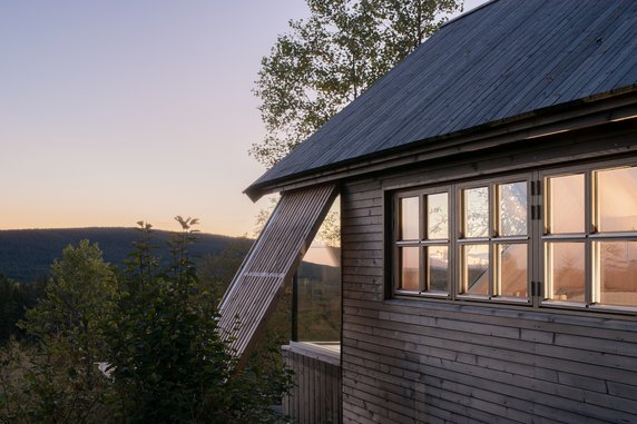 Wygląda jak z początku XX wieku. Górska chatka w Norwegii