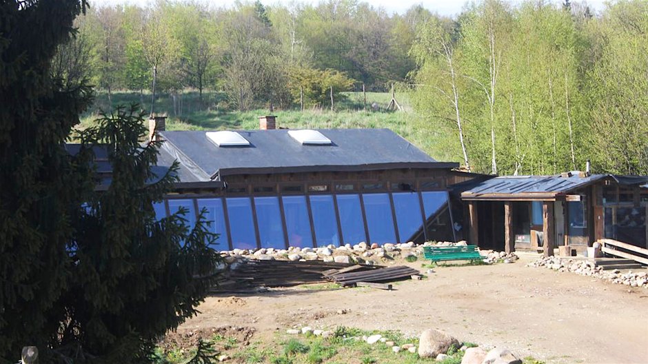 Earthship w Mierzeszynie