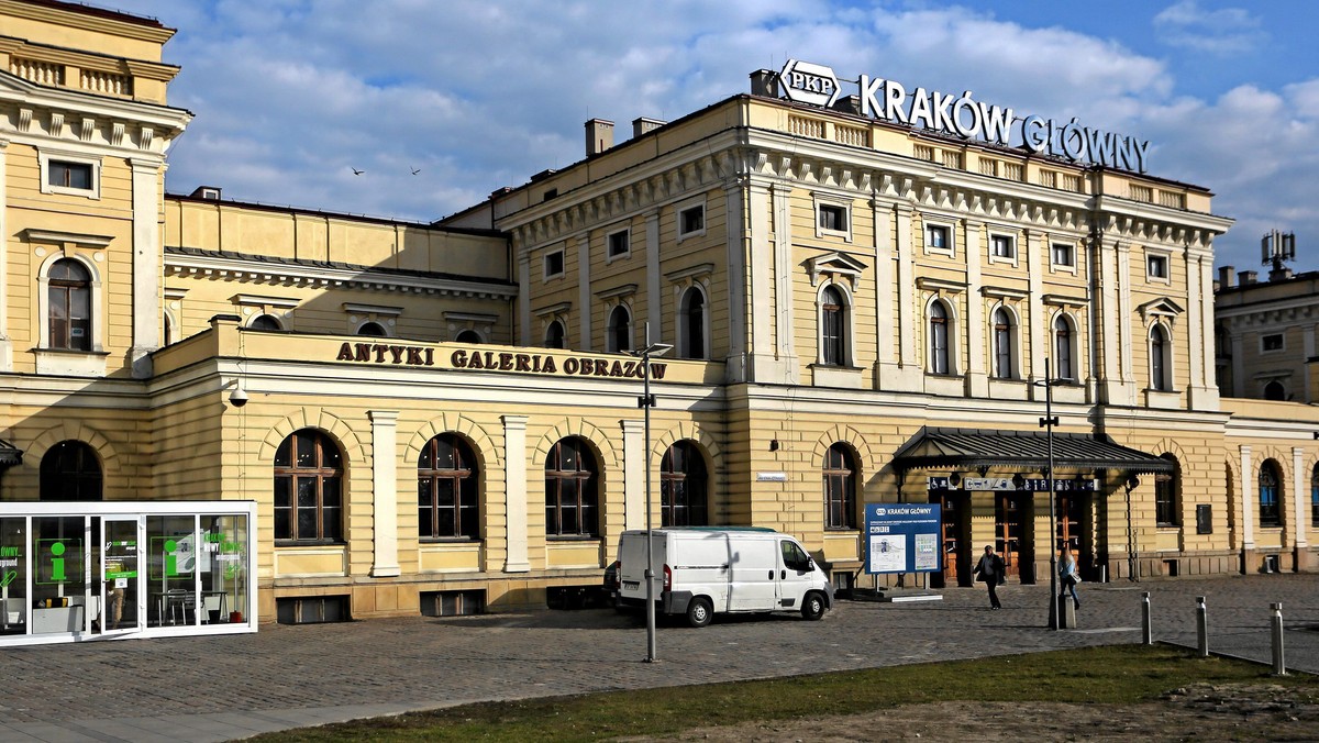 Wciąż nie ma zgody wojewódzkiego konserwatora zabytków na kino w dawnym gmachu Dworca Głównego w Krakowie. Jak dowiedział się reporter KRK FM Mateusz Półchłopek, kolejna koncepcja została odrzucona. Było to już drugie podejście właściciela budynku i projektantów.