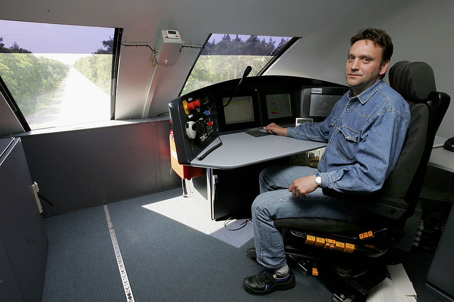 Widok z kabiny maszynisty pociągu magnetycznego Transrapid