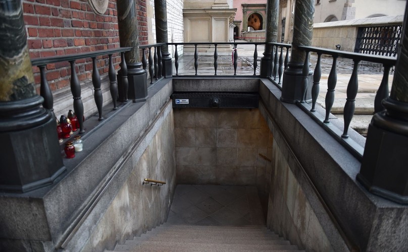 EKSHUMACJA CIAŁ PARY PREZYDENCKIEJ NA WAWELU