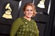 Adele - A népszerű énekesnőt közvetlenül fia, Angelo születése után érintette a depresszió. Felismerte a bajt, de úgy érezte, hogy semmiképpen nem szeretne antidepresszánsokat szedni. Ehelyett felvette a kapcsolatot más, a szülés utáni depresszióban érintett anyákkal, akiknek a segítségével túl is lendült a nehéz hónapokon.
