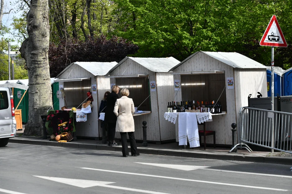 Roba je već izložena u montažnim kućicama