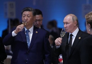 Si Đinping i Vladimir Putin na samitu BRIKS-a u Kazanju 23. oktobra 2024.