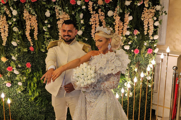 Milica Kemez i Bora Santana napravili svadbu na KOMPENZACIJU, pozvali POLA ESTRADE, pa PROFITIRALI: Evo šta će kupiti od para sa svadbe