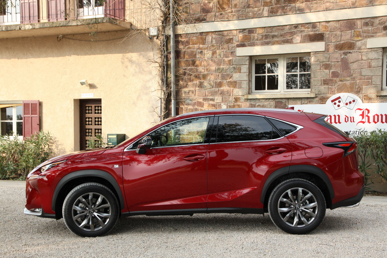 Lexus NX 200t