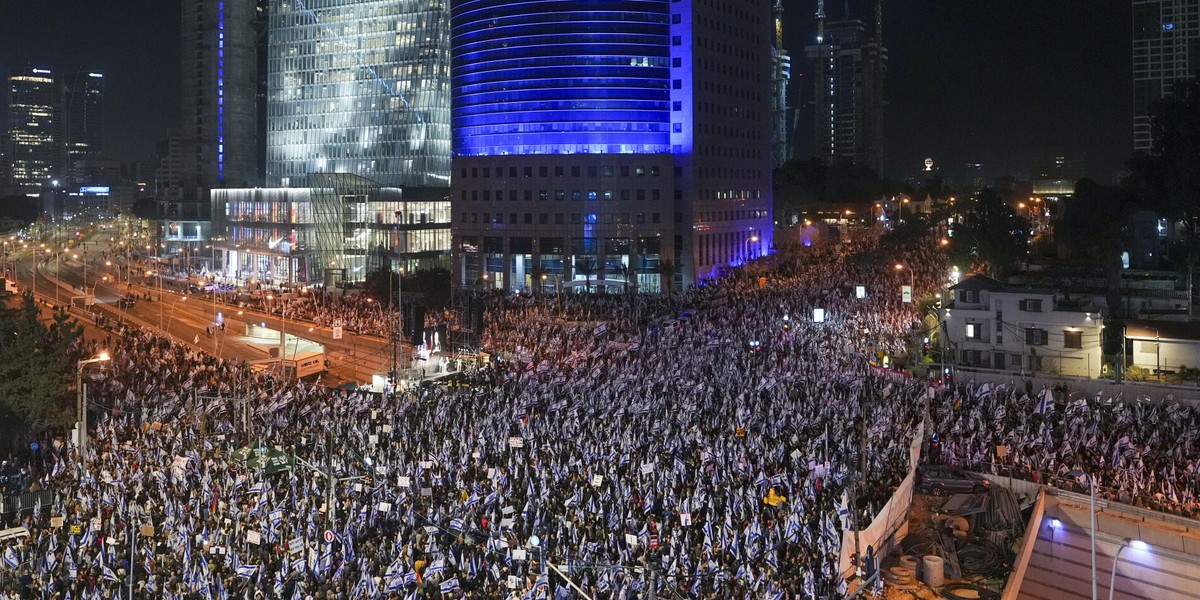 Gigantyczne protesty przeciw reformie w Tel Awiwie. Biznes protestuje inaczej. Po prostu opuszcza kraj.