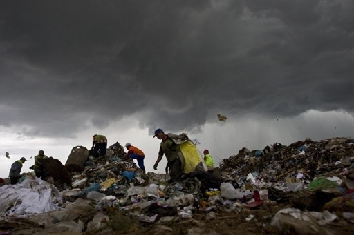 SMIECIARZE BRAZIL RIO GARBAGE DUMP