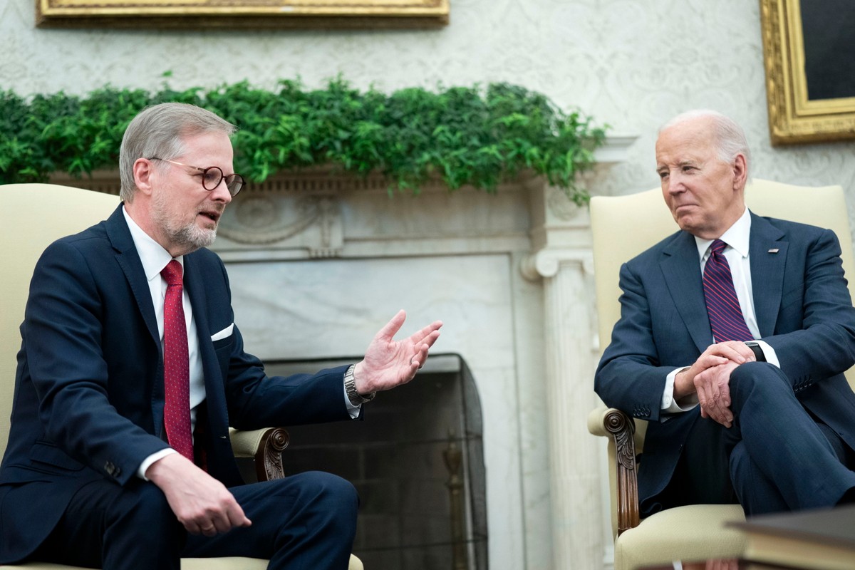 US President Joe Biden and Czech Republic's Prime Minister Petr Fiala meet at Oval Office
