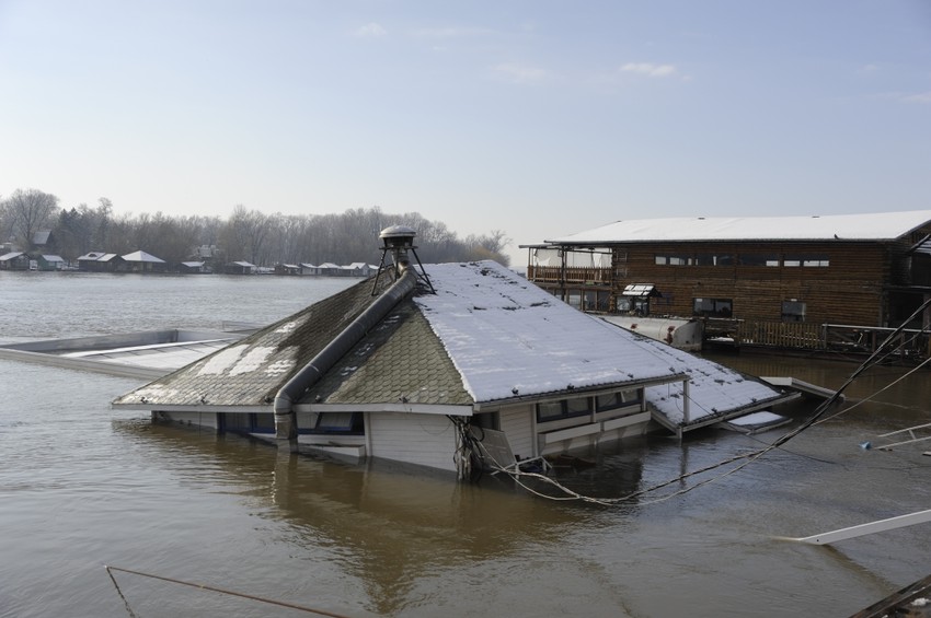 Biće potrebna dizalica za spasavanje