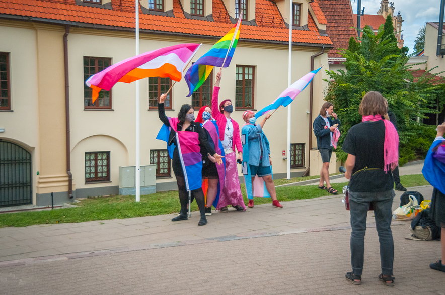 Protest przed ambasadą RP w Wilnie