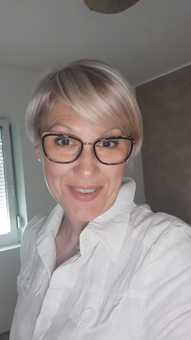 ALEKSANDRA KRSTIĆ, diplomirani fizioterapeut