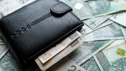 Polacy coraz biedniejsi. W 2025 r. pogorszyła się ich sytuacja materialna [SONDAŻ]