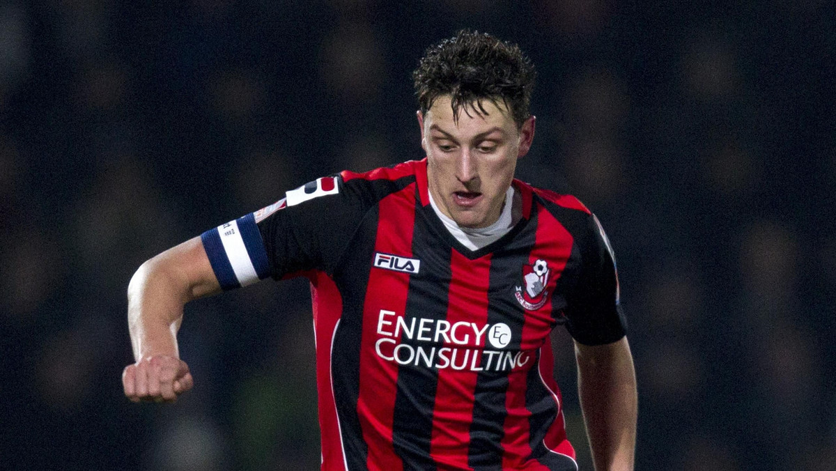 Pech nie opuszcza w tym sezonie beniaminka Premier League Bournemouth. W środę kapitan zespołu Tommy Elphick musiał poddać się operacji kostki, po której może dochodzić do siebie przez kolejnych 10 tygodni. Wcześniej kontuzje wyeliminowały Calluma Wilsona (nie zagra przez pół roku), najdroższego - Tyrone'a Mingsa oraz Maxa Gradela.