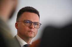 Najnowszy sondaż wyborczy. 'Potwierdza polityczny koniec Hołowni'