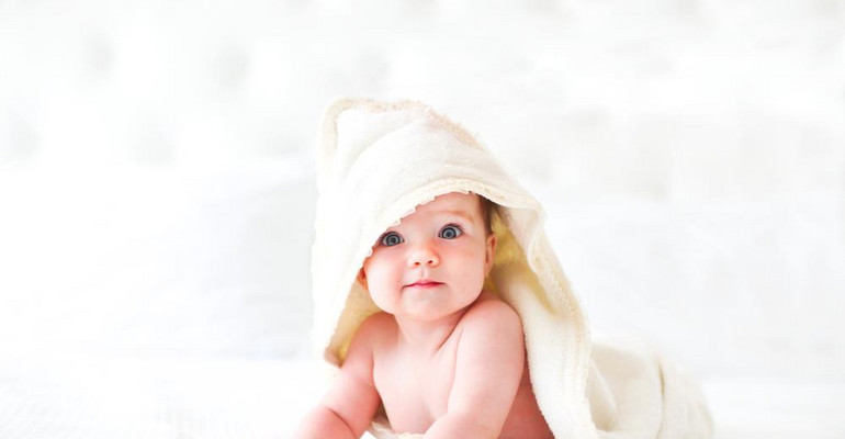 Przepuklina pępkowa u niemowlaka- przyczyny, objawy, leczenie