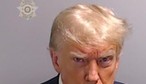 Trump zarabia na swoim wizerunku. Zdjęcie z aresztu ozdabia wyborcze gadżety