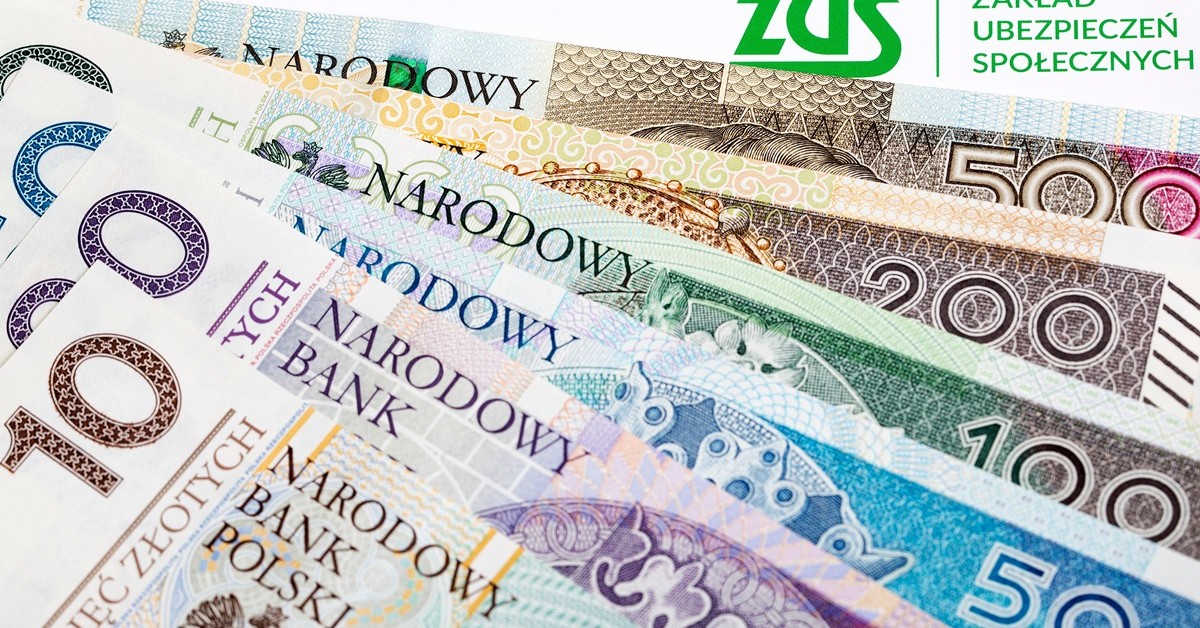 ZUS zmienia terminy wypłat. Seniorzy mogą dostać dwa przelewy w październiku 2025