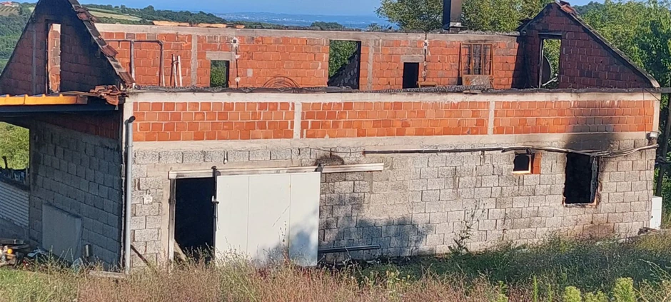 Zapaljena kuća Blažića