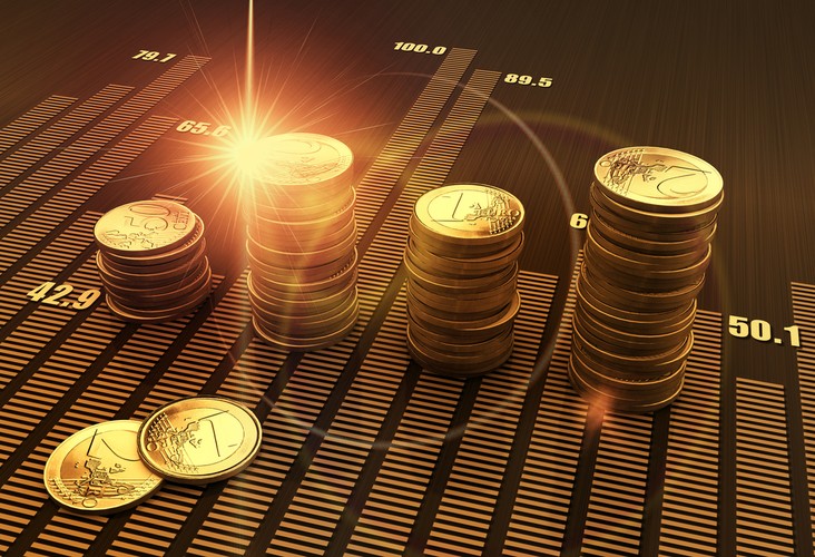 <b>9. Tomasz Domogała</b> - jego majątek jest szacowany na <b>2,1 mld zł.</b>
<br>
<br>
Tomasz Domogała to trzydziestoletni biznesmen ze Śląska, który ma m. in. dyplom MBA Uniwersytetu Stanforda. Spółkę TDJ kontrolującą giełdowy Famur Tomasz przejął po ojcu. Jacek Domagała w 2002 r. kupił TDJ od NFI. 
<br>
<br>
Teraz młody Domogała stara się z Famuru zrobić światowego potentata na rynku maszyn dla górnictwa.