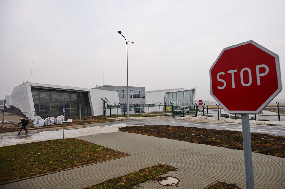 Lotnisko w Gdyni niezgodne z prawem