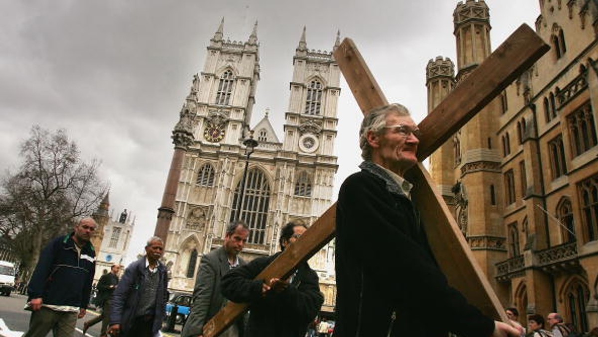 Brytyjskie Towarzystwo Humanistyczne (British Humanist Association - BHA) przeprowadziło ankietę, w której pytało ludzi z jaką religią się identyfikują. Niemal dwie trzecie pytanych odpowiedziało, że nie są religijni - omówienie ankiety autorstwa Johna McManusa przedstawia BBC.