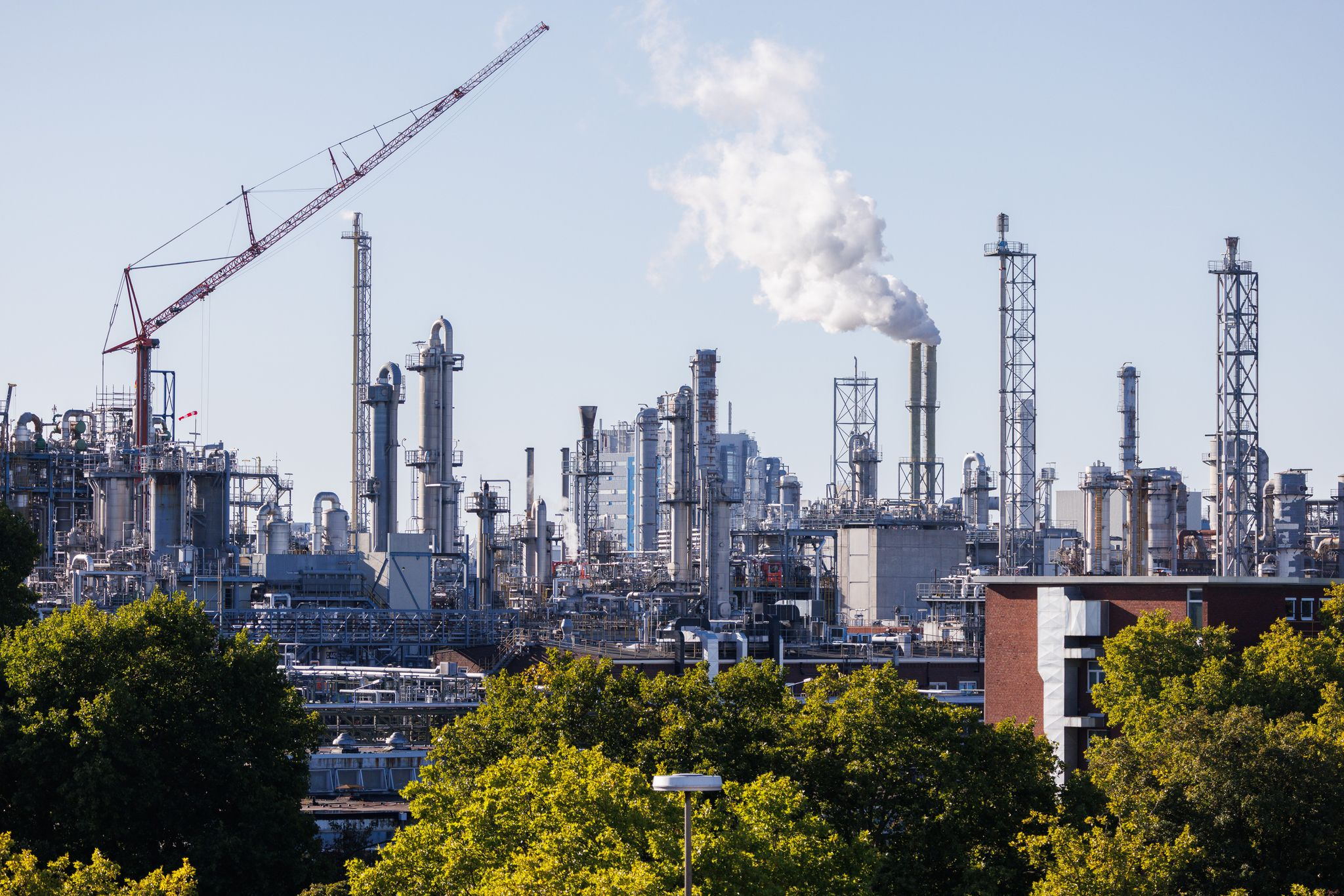 BASF kürzt Gewinnprognose - Chemiekonzern leidet unter schwacher Nachfrage