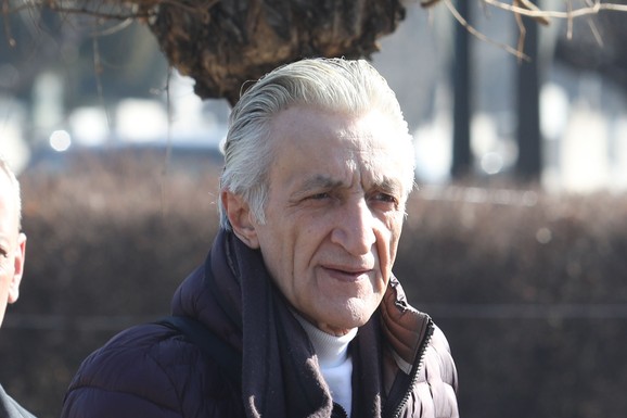 "KAD IM SE KAŽE DA SE NE PLAĆA, NAĐU RAZLOG DA NE DOĐU" Mirko Kodić ogorčen na estradu pred humanitarni koncert, zaprepastio javnost priznanjem