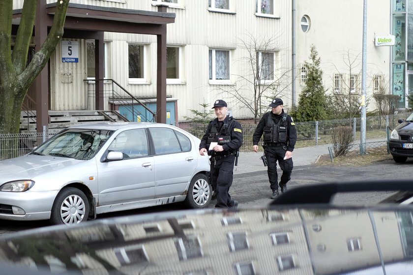 W Katowicach w bloku porzucono małego chłopca