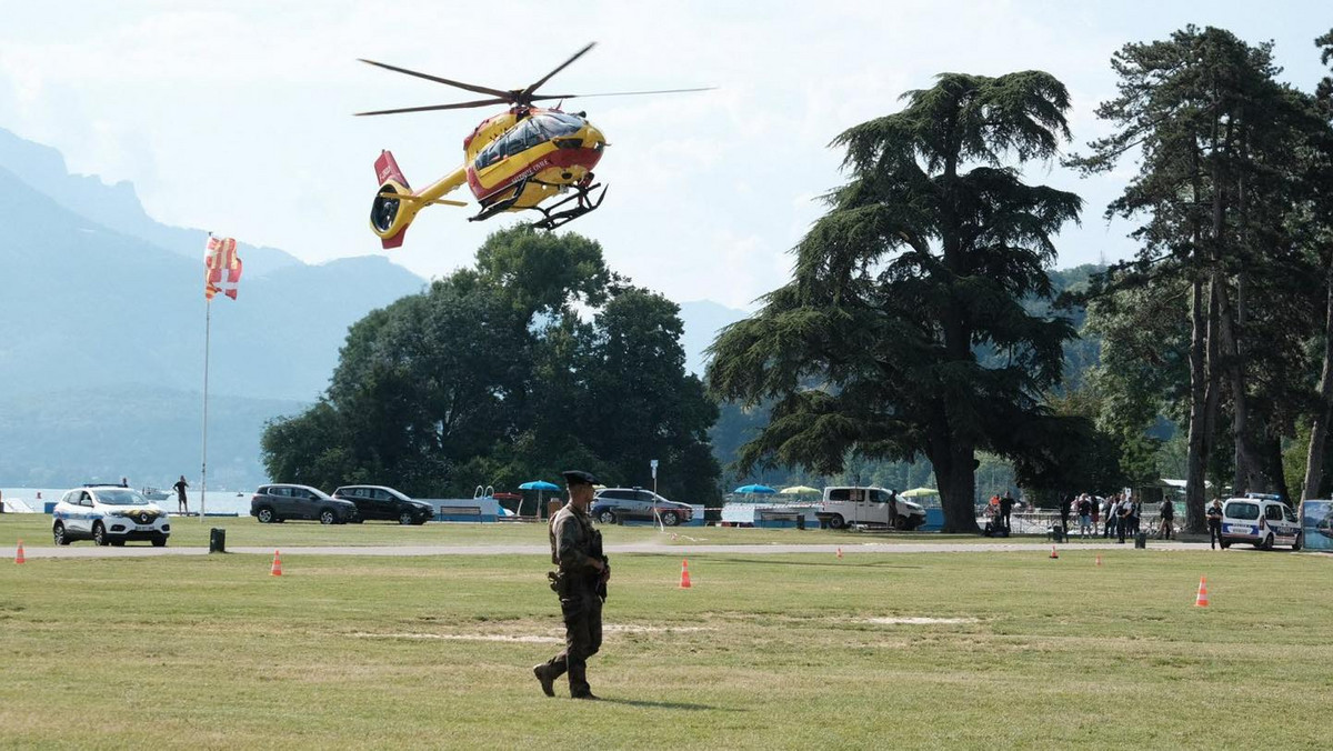 Atak nożownika we Francji. Wśród ofiar znalazły się 3-letnie dzieci