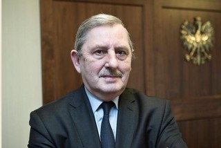 Publiczne ganienie sędziów sprzyja słupkom poparcia