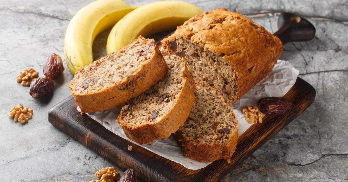 Pyszny chlebek bananowy, szybkie ciasto do kawy. Tak robi je Ewa Wachowicz