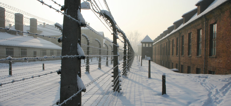 Wpis szefowej Komisji Europejskiej o Auschwitz wywołał burzę. Historyk komentuje