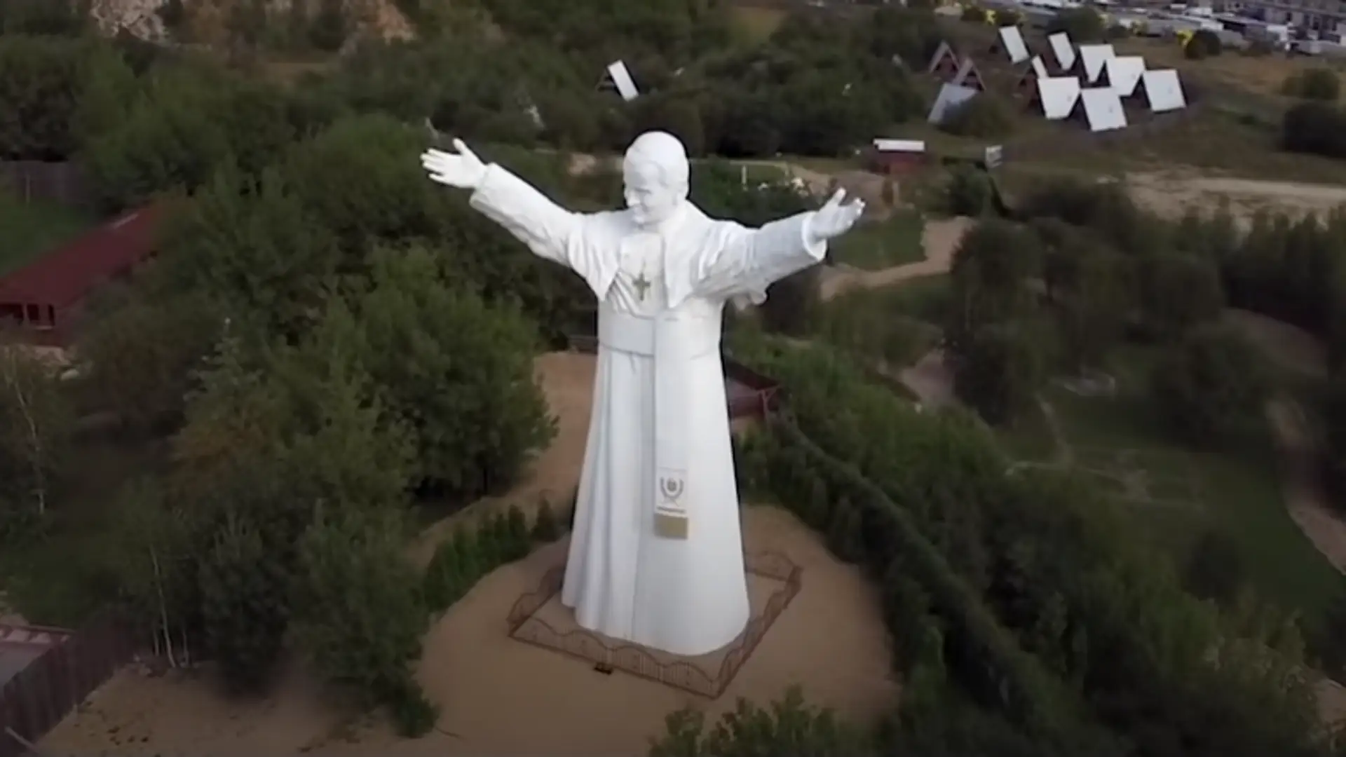 "Pozwólcie nam się śmiać!" - mówią reżyserzy dokumentu "Jak Bóg szukał Karela" o polskiej religijności