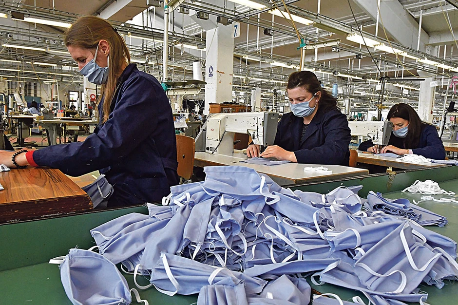 Tražnja je skočila fabrikama koje prave maske, sredstva za dezinfekciju i medicinsku opremu.