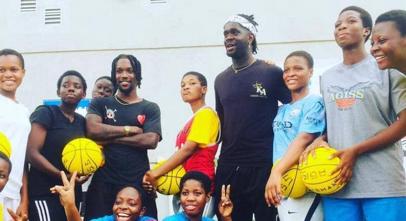 Kojo Afari and the young athletes 