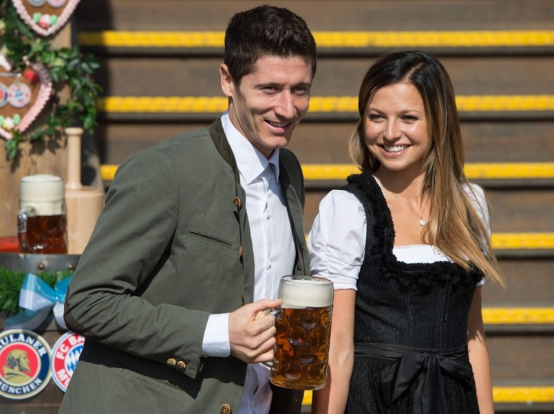 Małżonkowie bawili się wczoraj na Oktoberfest w Monachium..