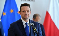 Miliony dla byłej agentki SB. Trzaskowski: Nie jestem cenzorem