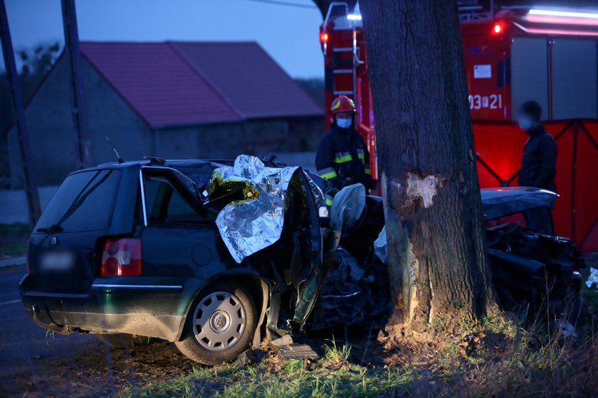 Tragedia w Dąbroszynie. Nie żyje dwóch młodych mężczyzn