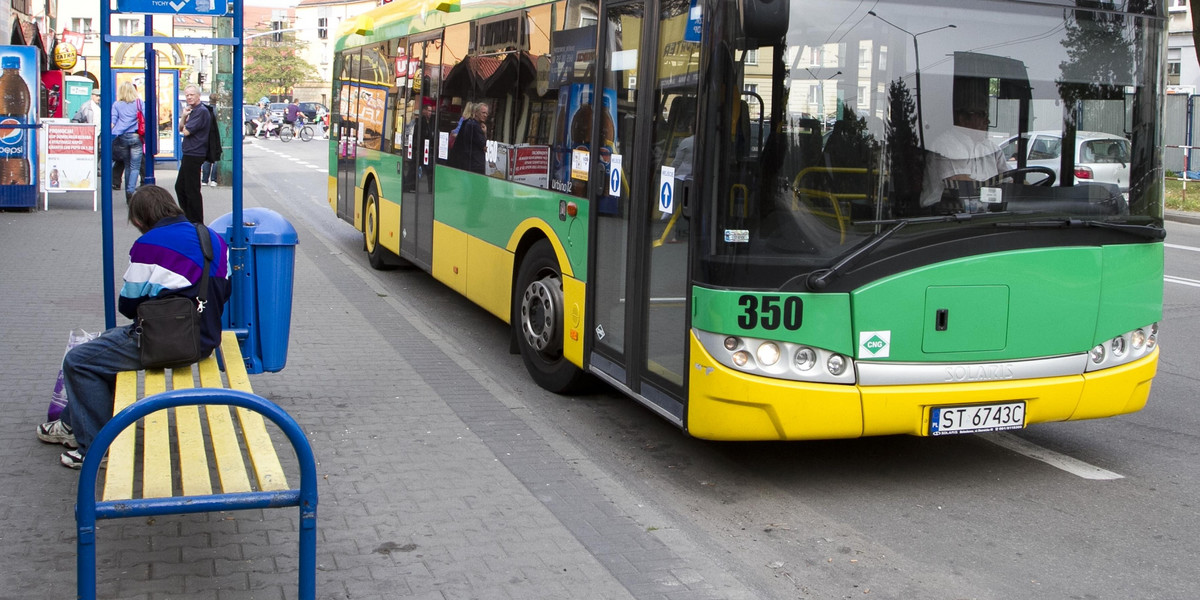 Sanepid szuka pasażerów z tych autobusów. Są zagrożeni!