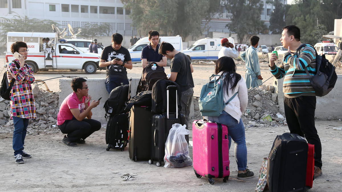 Co najmniej 11 osób zginęło, a 75 odniosło obrażenia dziś nad ranem w pożarze czterogwiazdkowego hotelu w Karaczi na południu Pakistanu - poinformowała pakistańska policja. Pożar wybuchł, gdy wszyscy spali.